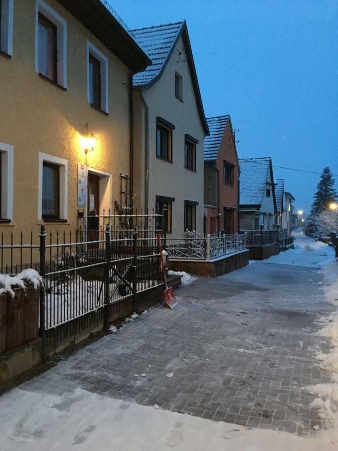 Radler Pension Wettin Extérieur photo